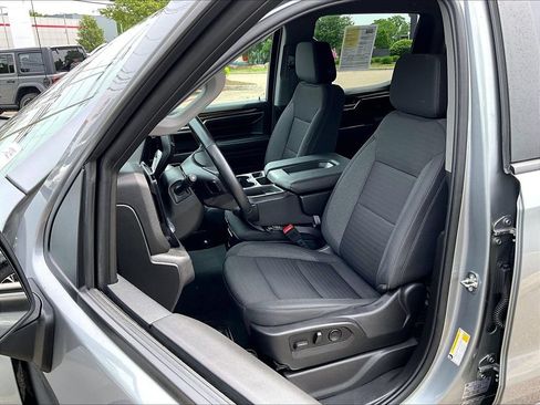 Used 2024 Chevrolet Silverado 1500 LT AWD/4WD image 10