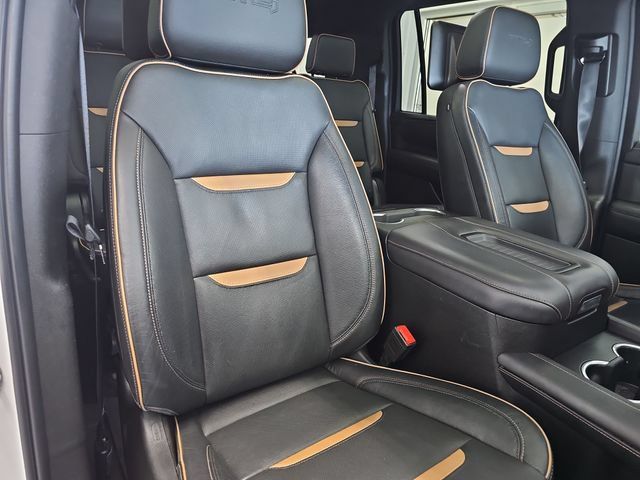 Used 2021 GMC Yukon XL AT4 w/ AT4 Premium Plus Package AWD/4WD image 30
