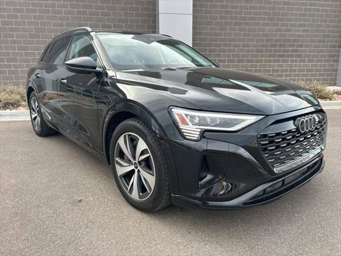 Certified 2024 Audi Q8 e-tron Premium image 2