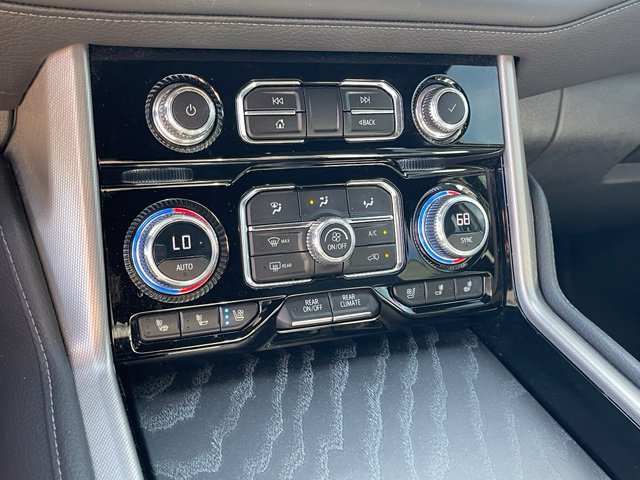 Used 2023 GMC Yukon XL Denali AWD/4WD image 26