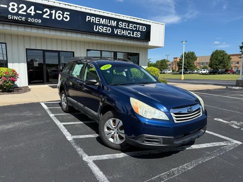 Used 2010 Subaru Outback 2.5i AWD/4WD image 7