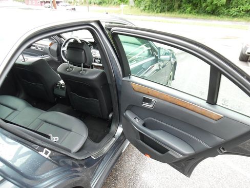 Used 2014 Mercedes-Benz E 350 4MATIC Sedan w/ Premium 1 Package image 18