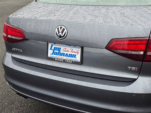 Used 2017 Volkswagen Jetta S image 14