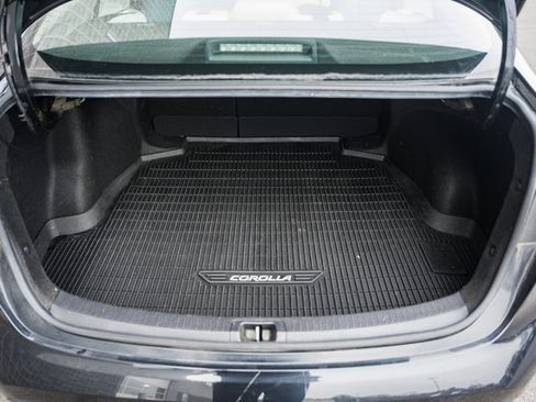 Used 2020 Toyota Corolla LE image 9