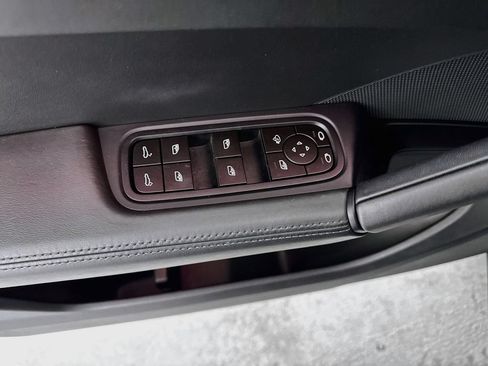 Used 2024 Porsche Cayenne Coupe AWD/4WD image 18