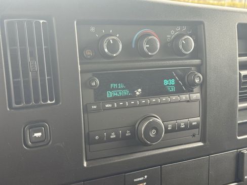 Used 2024 GMC Savana 2500 w/ Driver Convenience Package image 23