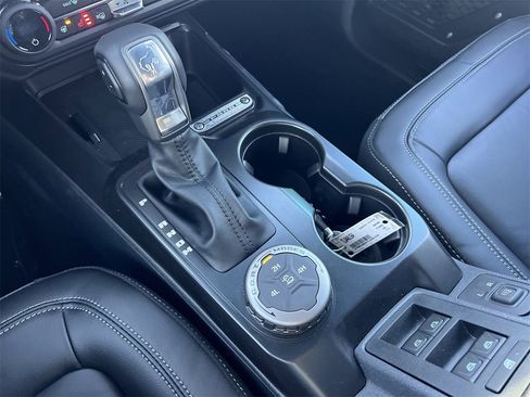 New 2026 Ford Bronco Outer Banks image 8