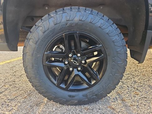 Used 2021 Chevrolet Silverado 1500 LT Trail Boss w/ Convenience Package II image 7