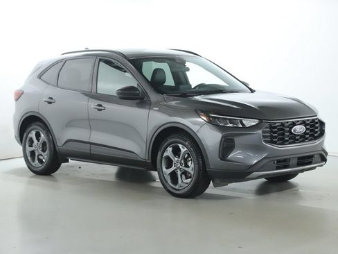 Used 2025 Ford Escape ST-Line FWD image 9