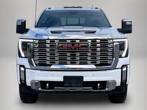 Used 2025 GMC Sierra 2500 Denali w/ Denali Reserve Package AWD/4WD image 3