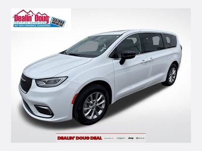 Used 2026 Chrysler Pacifica Limited