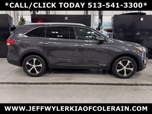 Used 2016 Kia Sorento EX image 2