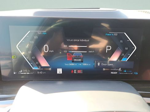 Used 2025 BMW X5 xDrive50e image 22