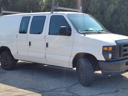 Used 2010 Ford E-250 and Econoline 250 image 7