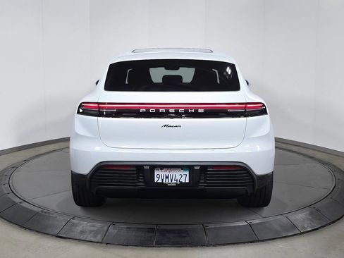 Certified 2025 Porsche Macan Electric image 6