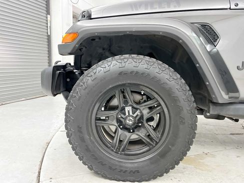 Used 2022 Jeep Gladiator Sport AWD/4WD image 24