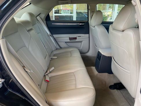 Used 2007 Chrysler 300 C RWD image 28