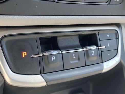 Used 2023 GMC Terrain SLE FWD image 21