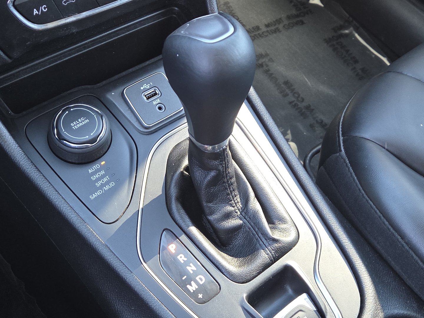 Used 2019 Jeep Cherokee Latitude Plus w/ Comfort/Convenience Group AWD/4WD image 29
