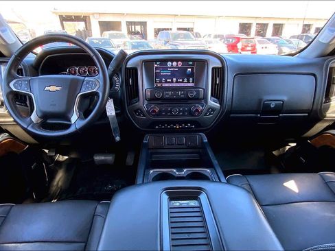 Used 2018 Chevrolet Silverado 2500 High Country w/ Duramax Plus Package image 16