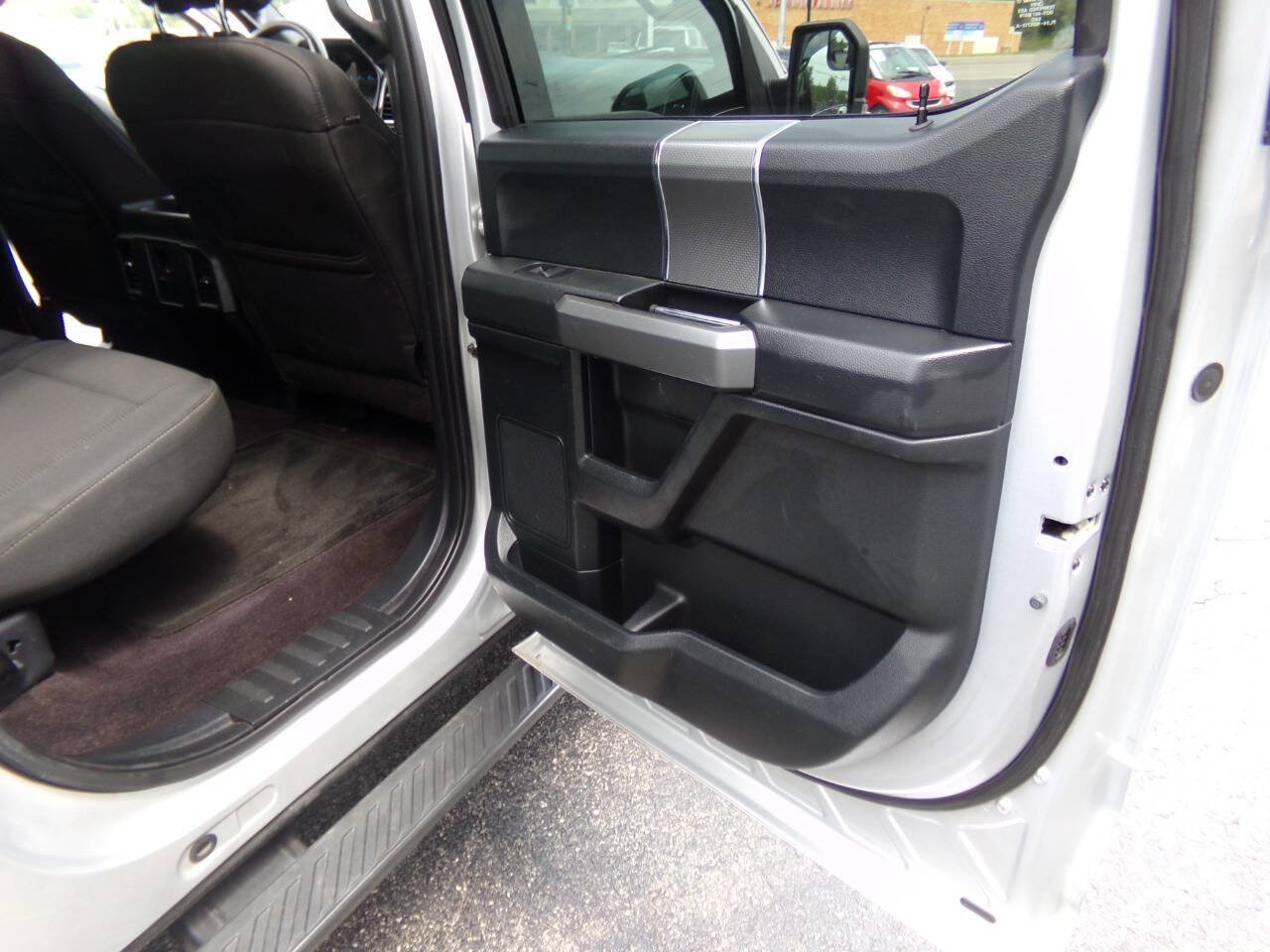Used 2016 Ford F150 XLT w/ Equipment Group 301A Mid AWD/4WD image 33