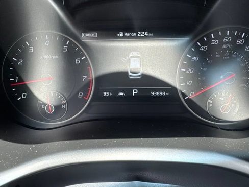 Used 2018 Kia Stinger GT2 RWD image 2