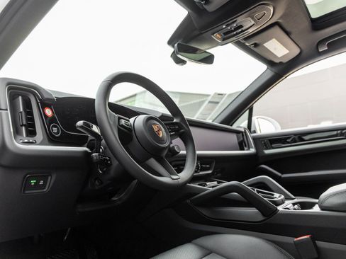 New 2026 Porsche Cayenne image 4