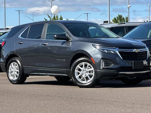 Used 2022 Chevrolet Equinox LT AWD/4WD image 2