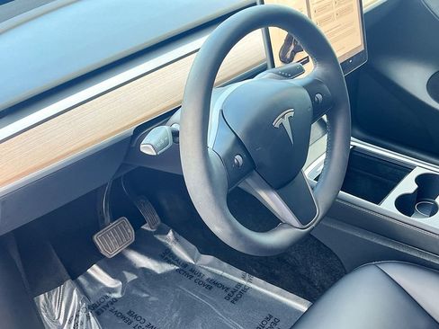 Used 2023 Tesla Model Y Long Range image 10