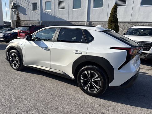 Used 2025 Subaru Solterra Premium w/ Premium Convenience Package image 5