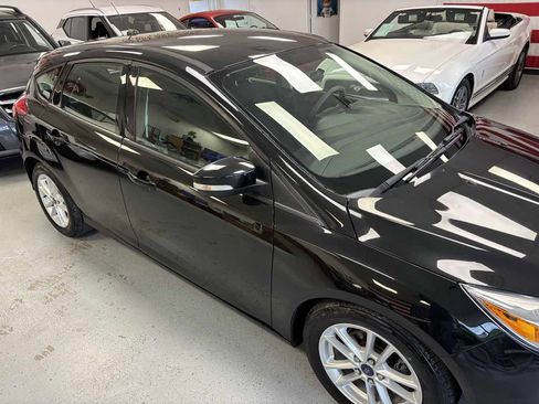 Used 2015 Ford Focus SE image 4