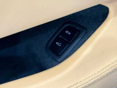 Used 2022 Chevrolet Corvette Stingray Premium Cpe w/ Z51 Performance Package image 21