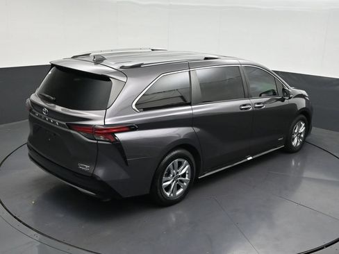 Used 2021 Toyota Sienna Limited FWD image 21