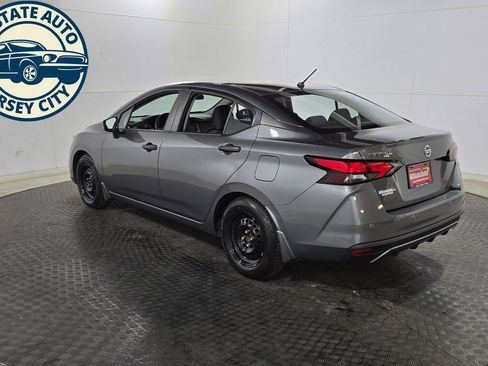 Used 2021 Nissan Versa S FWD image 5