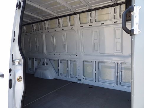 Used 2023 Mercedes-Benz Sprinter 2500 image 29