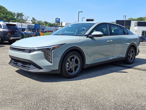 Used 2025 Kia K4 FWD image 3