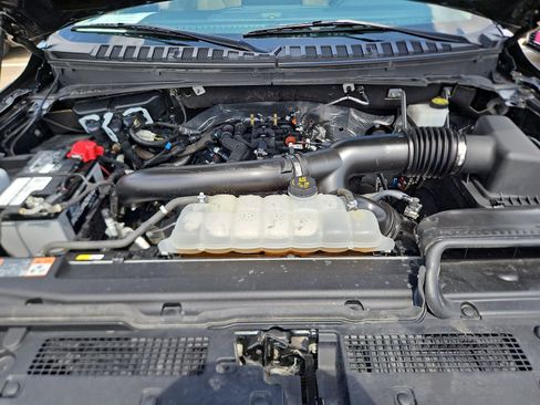 Used 2024 Ford Expedition Limited image 10