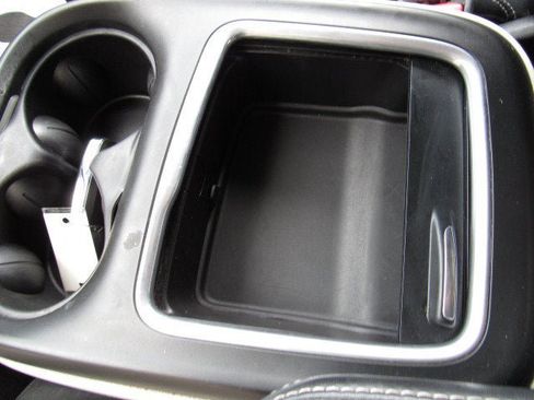 Used 2023 Chrysler Pacifica Touring-L FWD image 25