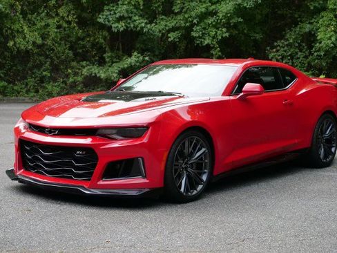Used 2022 Chevrolet Camaro ZL1 RWD image 38