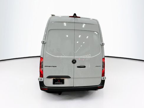 Used 2025 Mercedes-Benz Sprinter 2500 image 7