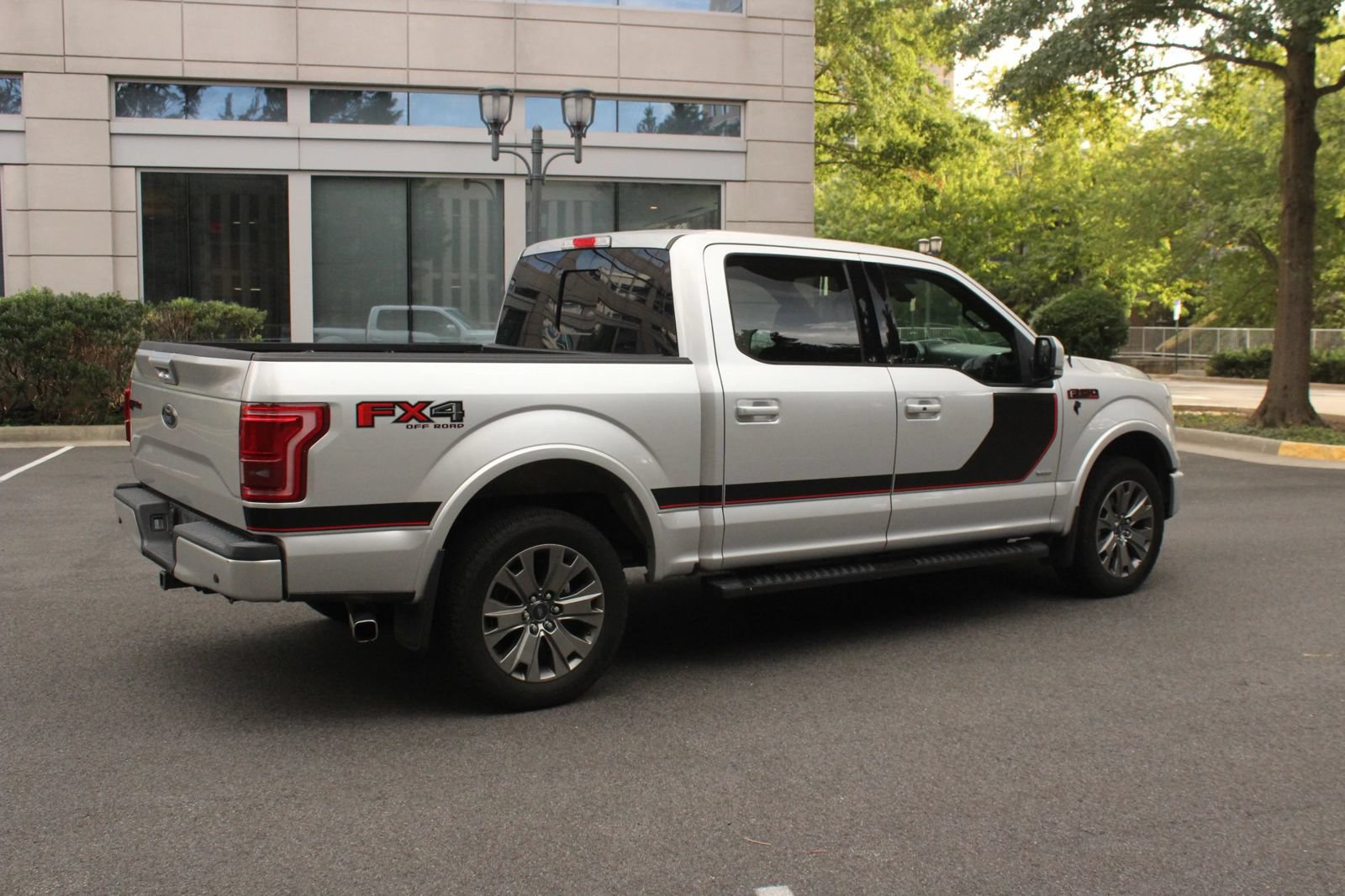 Used 2017 Ford F150 Lariat w/ Equipment Group 502A Luxury AWD/4WD image 7