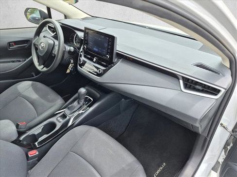 Used 2022 Toyota Corolla LE FWD image 21