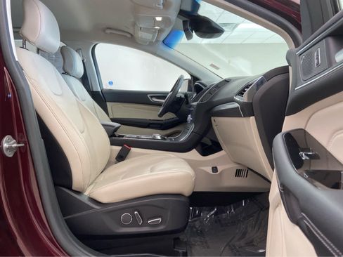 Used 2019 Ford Edge Titanium image 16