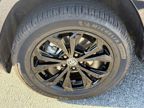 Certified 2023 Toyota RAV4 SE image 21