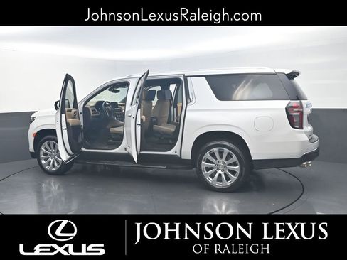 Used 2024 Chevrolet Suburban Premier AWD/4WD image 28