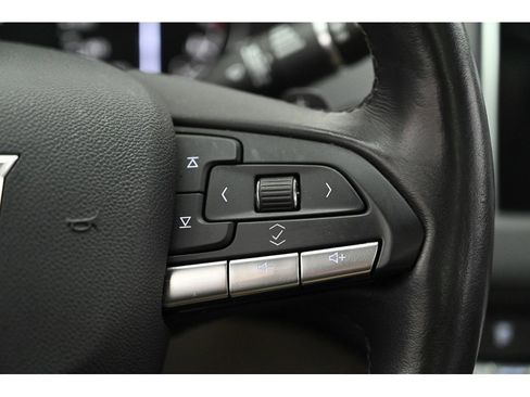 Used 2021 Cadillac XT4 Luxury w/ Cold Weather Package image 38