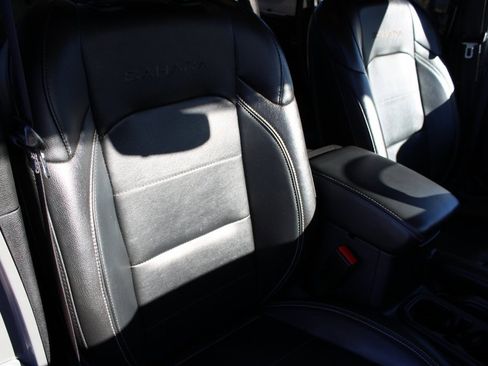 Used 2023 Jeep Wrangler Unlimited Sahara image 27