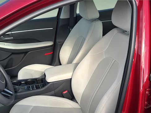 Certified 2025 Hyundai Sonata SE image 15