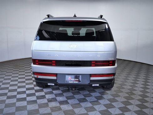 Used 2025 Hyundai Santa Fe Limited image 7