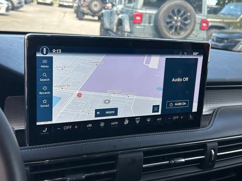 Used 2023 Lincoln Corsair FWD image 10